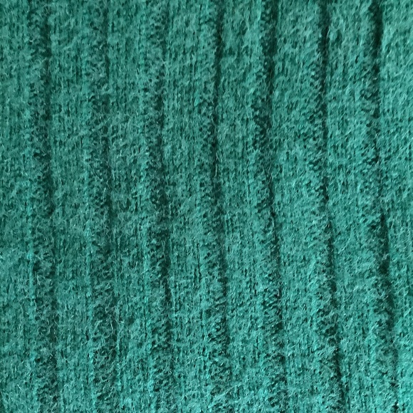 Emerald Green Cropped Sweater - Picture 6 of 8
